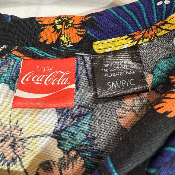Hawaiian Coca Cola Bottles Multi-color Print Short Sleeve Button Down Size S - Picture 5 of 7